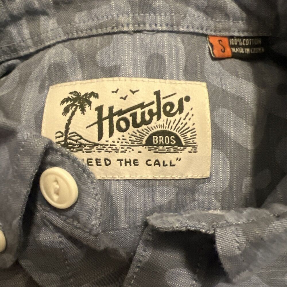 Howler Bros Mens Gray Camo‎ Short Sleeve Button Down Shirt Size S - Picture 3 of 3